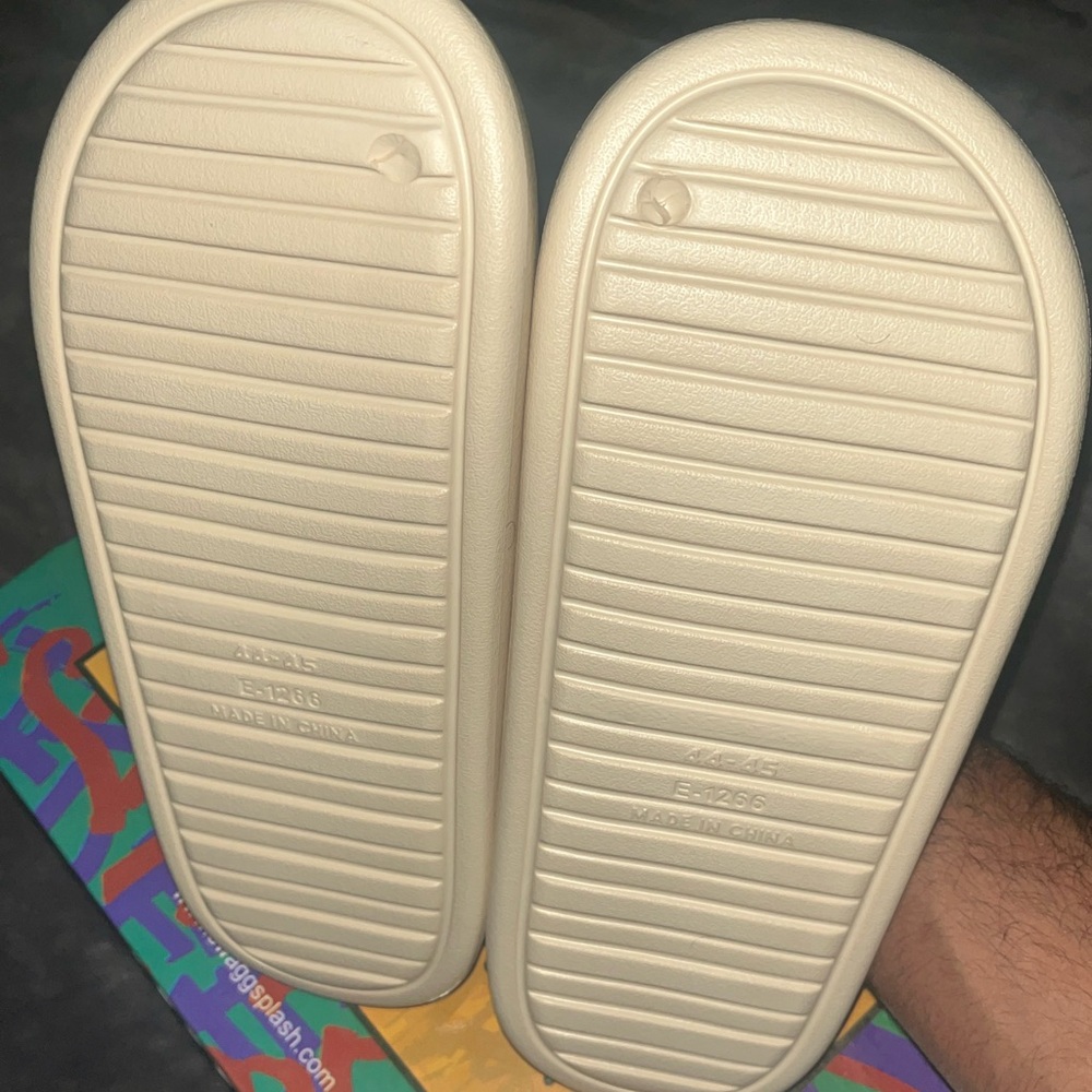 Beige Quiet Luxury Style Slides - Picture 8 of 12
